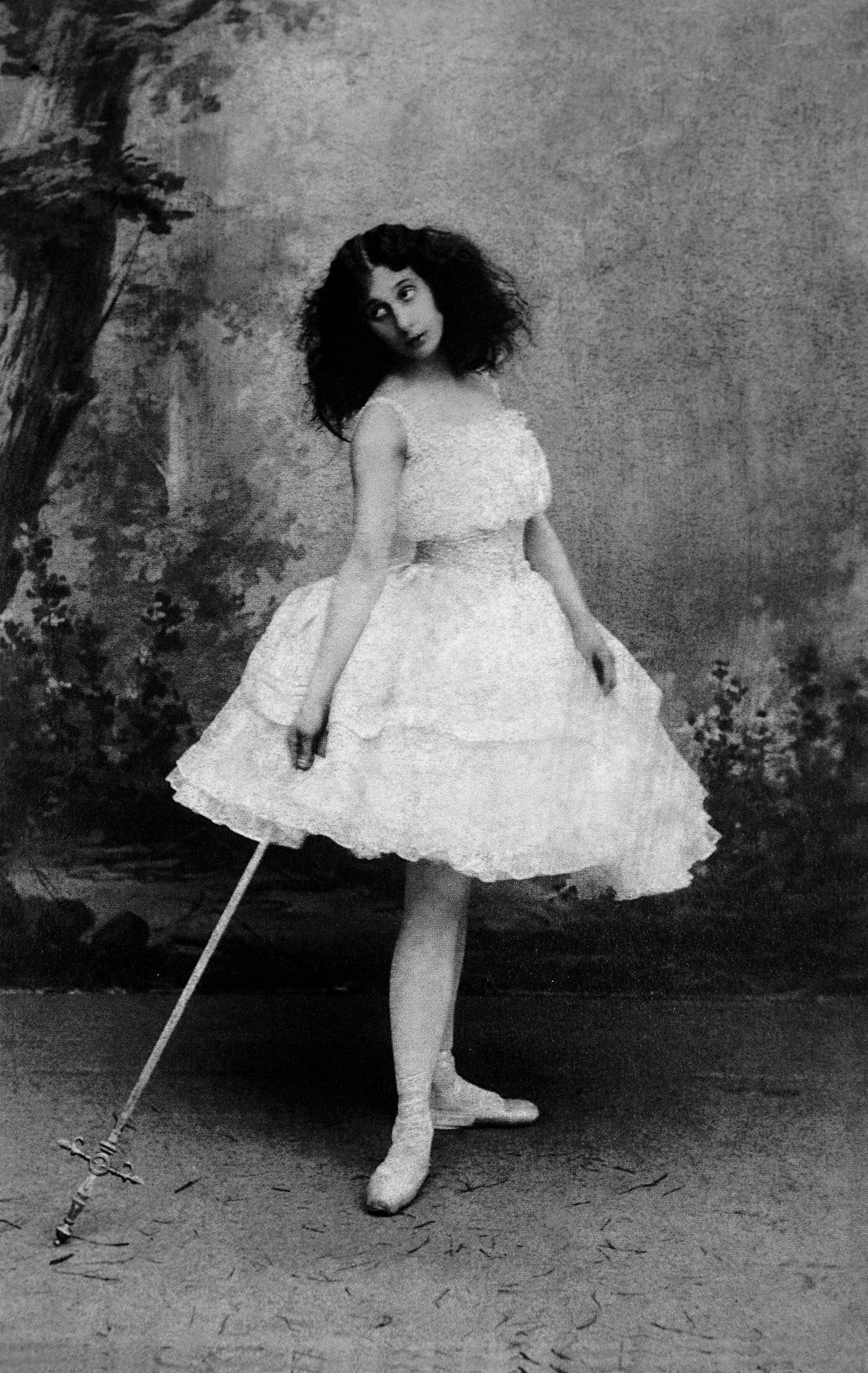 Anna Pavolva, Théâtre Mariinski de Saint-Pétersbourg, 1903. Photo Théâtres Impériaux.
